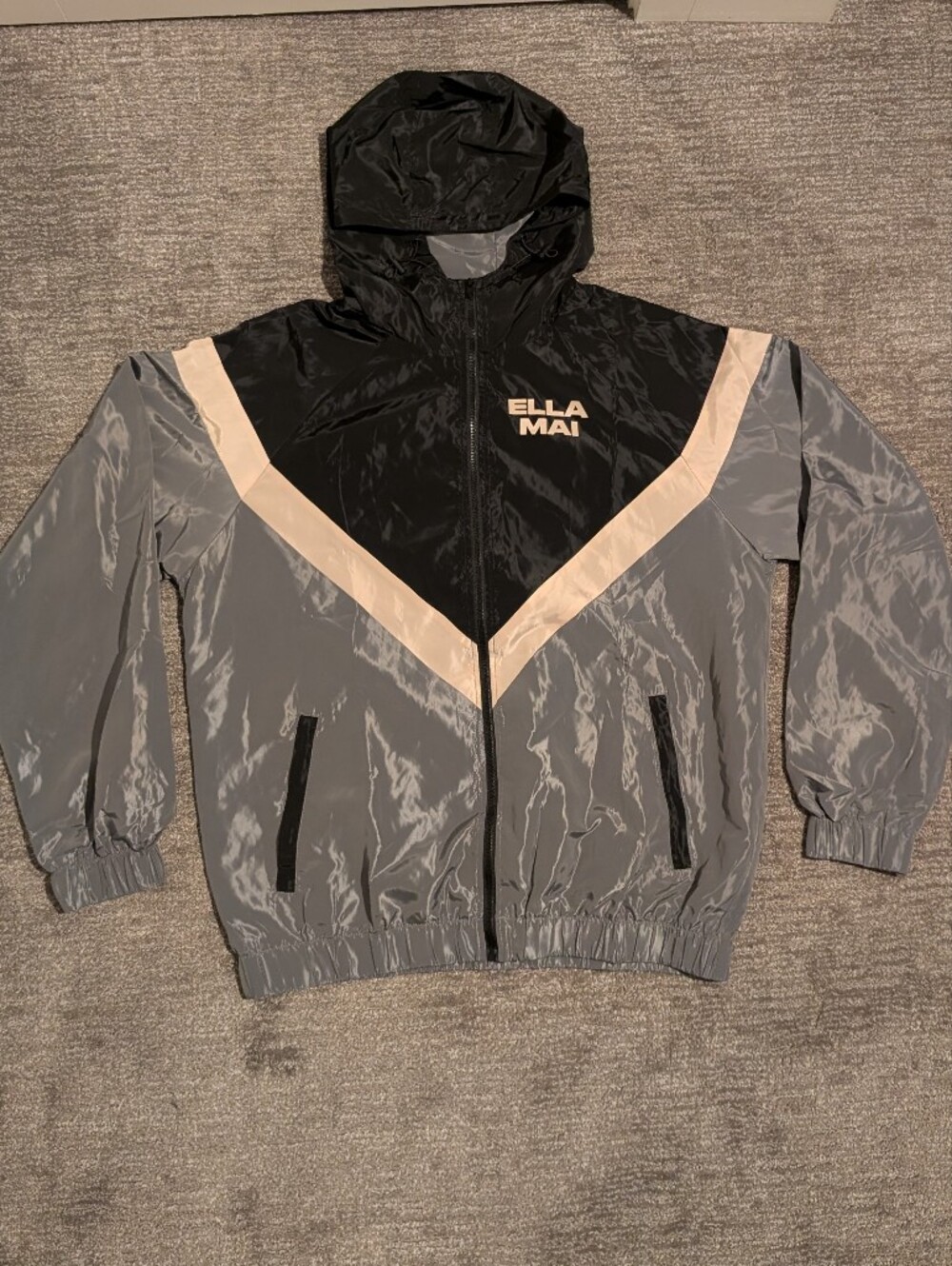 ELLA MAI Heart On My Sleeve Tour 2023 Gray Black Cream Windbreaker Jacket - XL